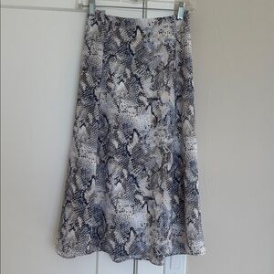 White House Black Market navy, taupe, & white snake print A-Line Skirt - Sz 10
